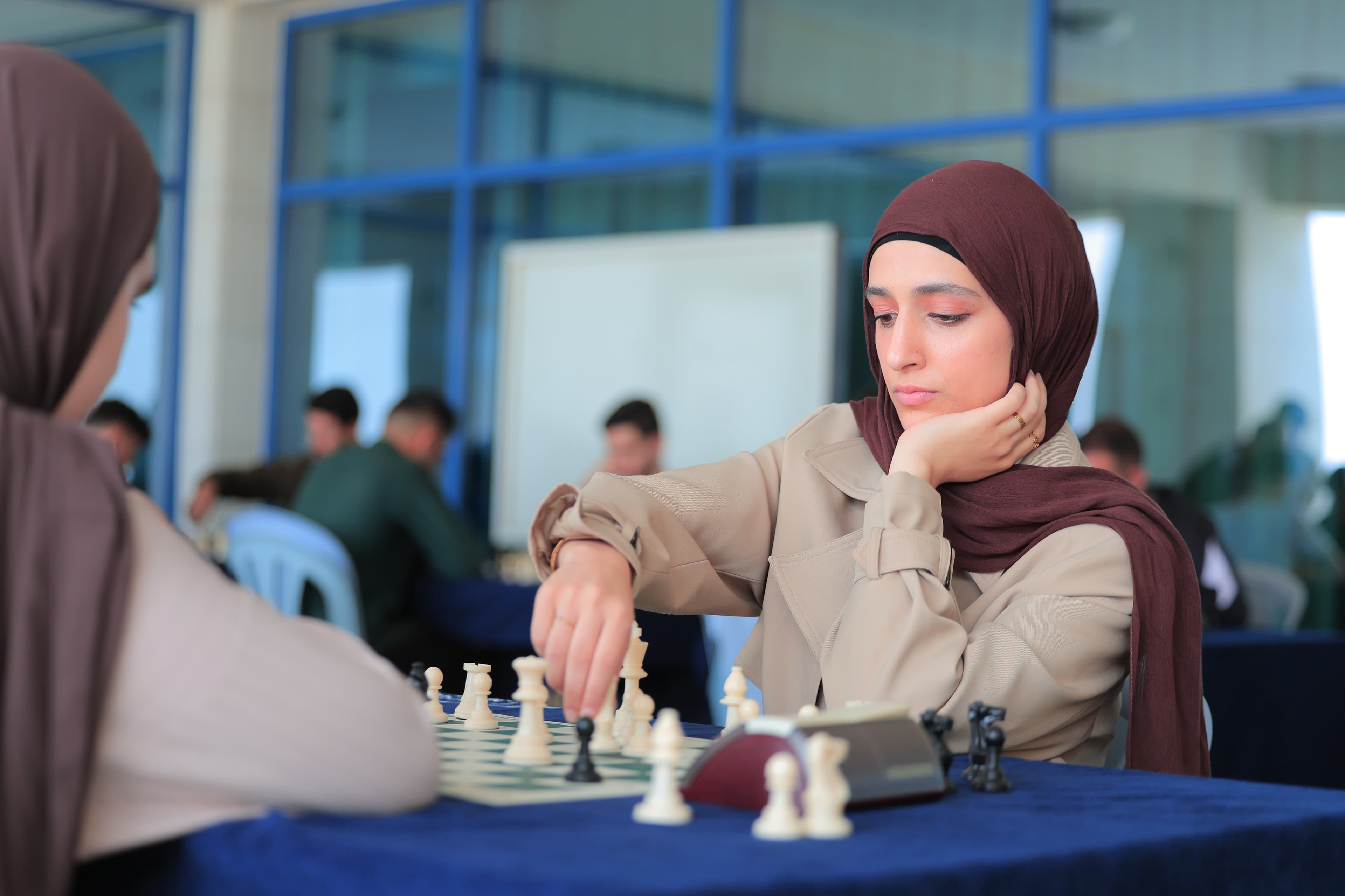 عمادة شؤون الطلبة تفتتح الموسم الرياضي 2026/2027 ببطولة الشطرنج الداخلية