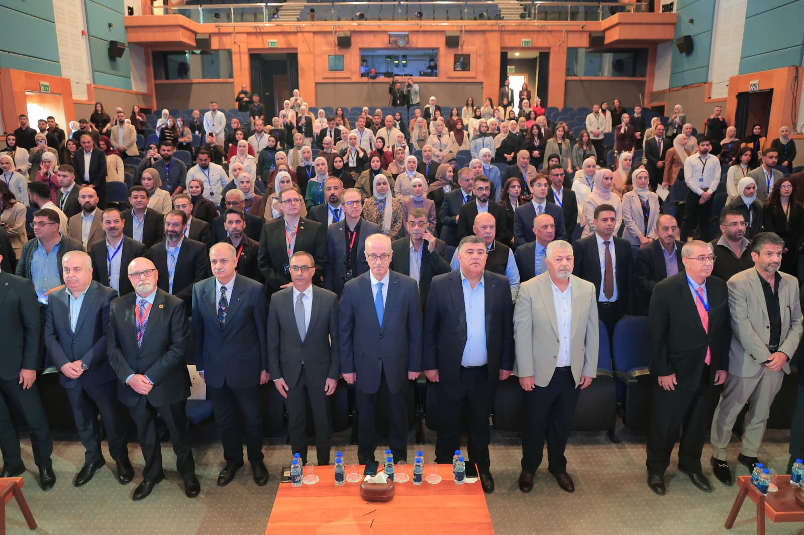 جامعة النجاح الوطنية تختتم مؤتمرها الدولي لتقويم الأسنان والفكين وتجميل الوجه اللاجراحي بمشاركة نحو 400 طبيب